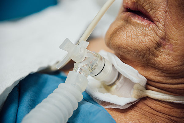 What are the 10 main precautions for safer suction catheter use?